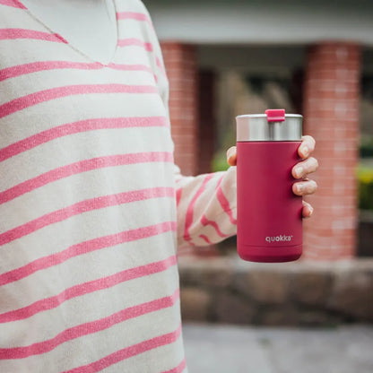 Quokka Boost Coffee Tumbler – nerūdijančio plieno termo puodelis su sieteliu, 400 ml (bordo)