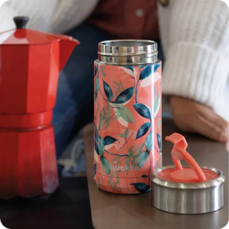 Quokka Boost Coffee Tumbler – nerūdijančio plieno termo puodelis su sieteliu, 400 ml (Exotic Pink)