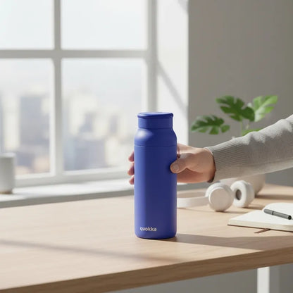 Quokka Echo – 690 ml nerūdijančio plieno gertuvė su silikonine rankena (mėlyna)