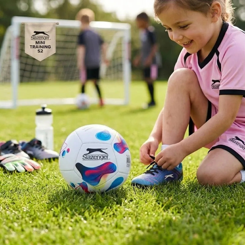 Slazenger - Mini treniruočių futbolo kamuolys vaikams, 12 panelių, 2 dydis (baltas/mėlynas)