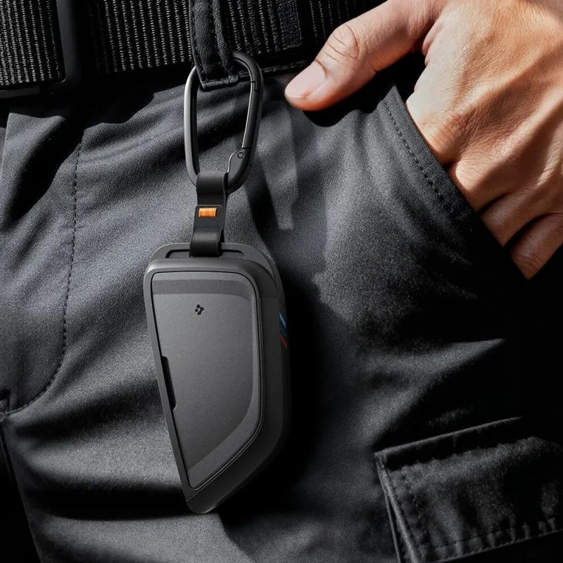 Spigen BK100 – automobilio raktų dėklas „BMW Smart Key G-Series“ (juodas)